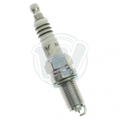 https://images.wemoto.com/full/SPARK_PLUGS_NGK/wemoto-10071775.jpg