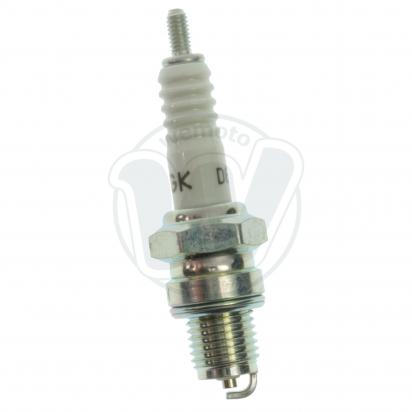 https://images.wemoto.com/full/SPARK_PLUGS_NGK/wemoto-10071924.jpg